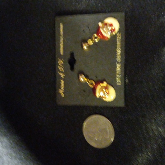 Gold plated and enamel painted Santa Clase earrings. Christmas is coming! - Picture 3 of 5